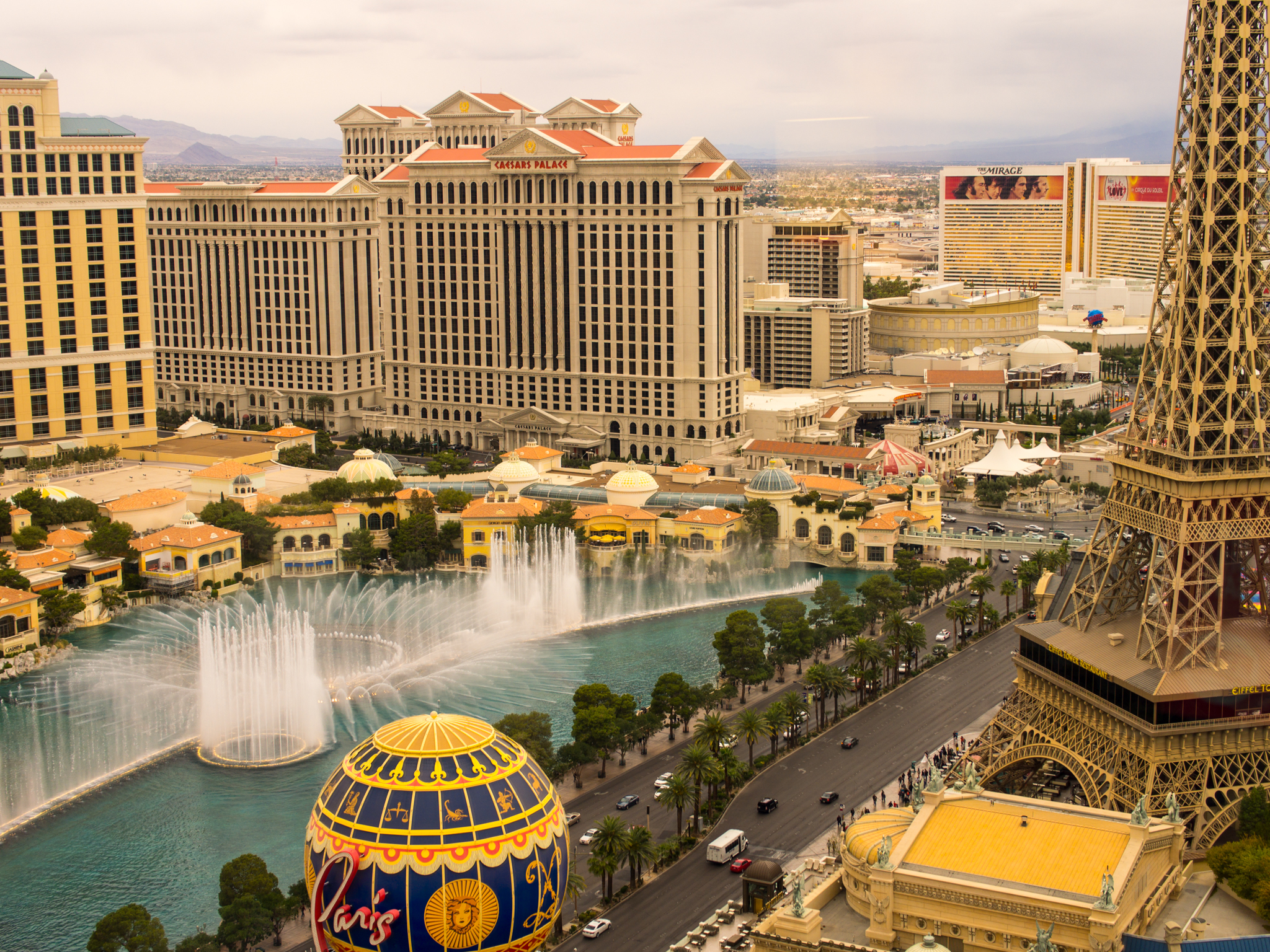 Las Vegas Strip: Bellagio Fountains from Planet Hollywood (Day) - Jay