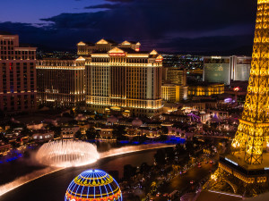 Las Vegas Strip: Bellagio Fountains from Planet Hollywood (Night)